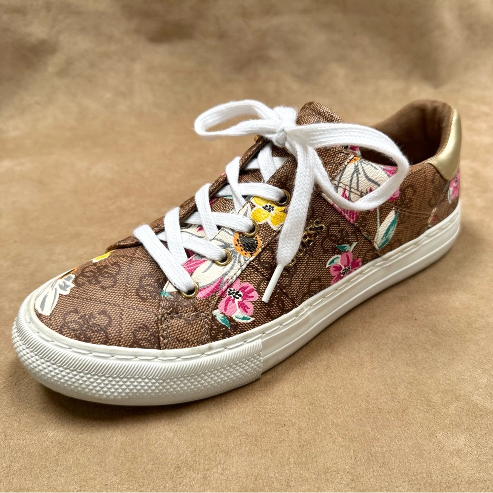 GUESS GW Loven 3 Brown Floral Logo Sneakers 8.5 EUC Shoes Designer Look